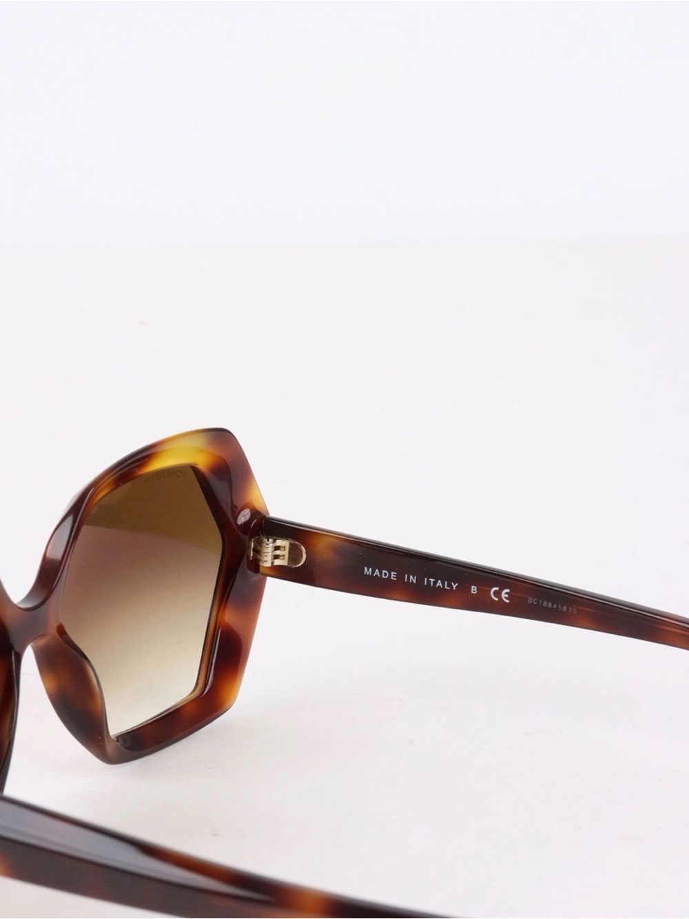 CHANEL Tortoiseshell Oversized Hexagon Sunglasses - Brown Gradient - Picture 4 of 6